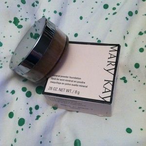 Mary Kay Mineral Powder Foundation Bronze 3